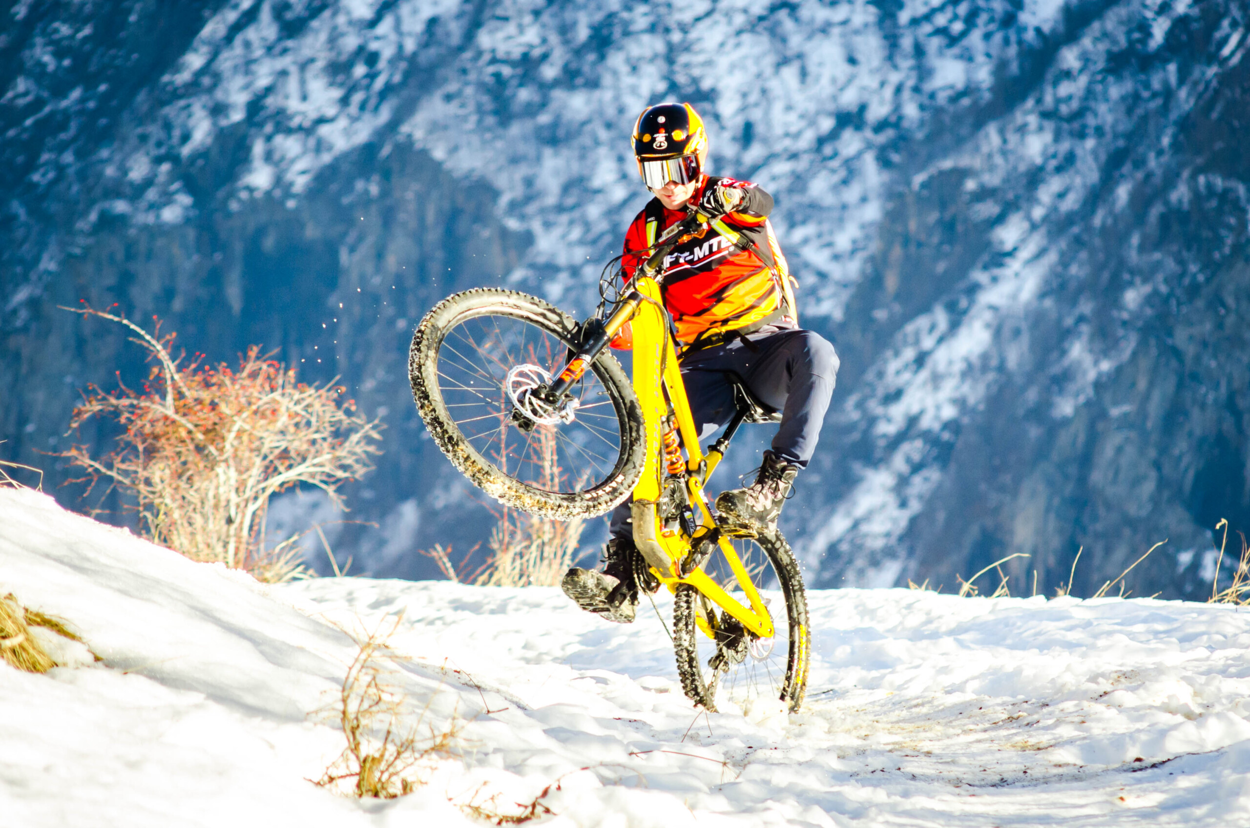 vtt randuro electrique dans la neige