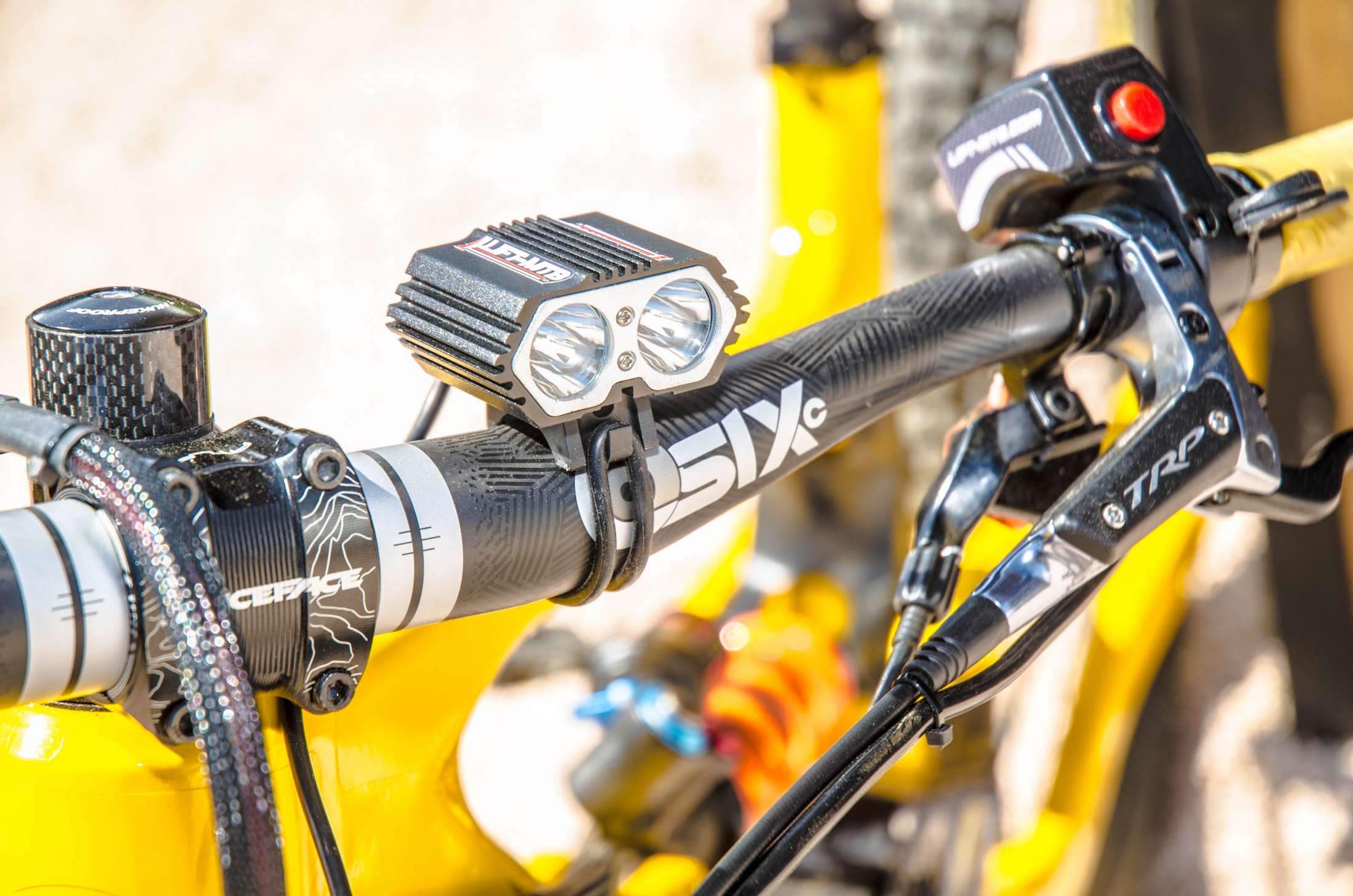 lampada per mountain bike elettrica