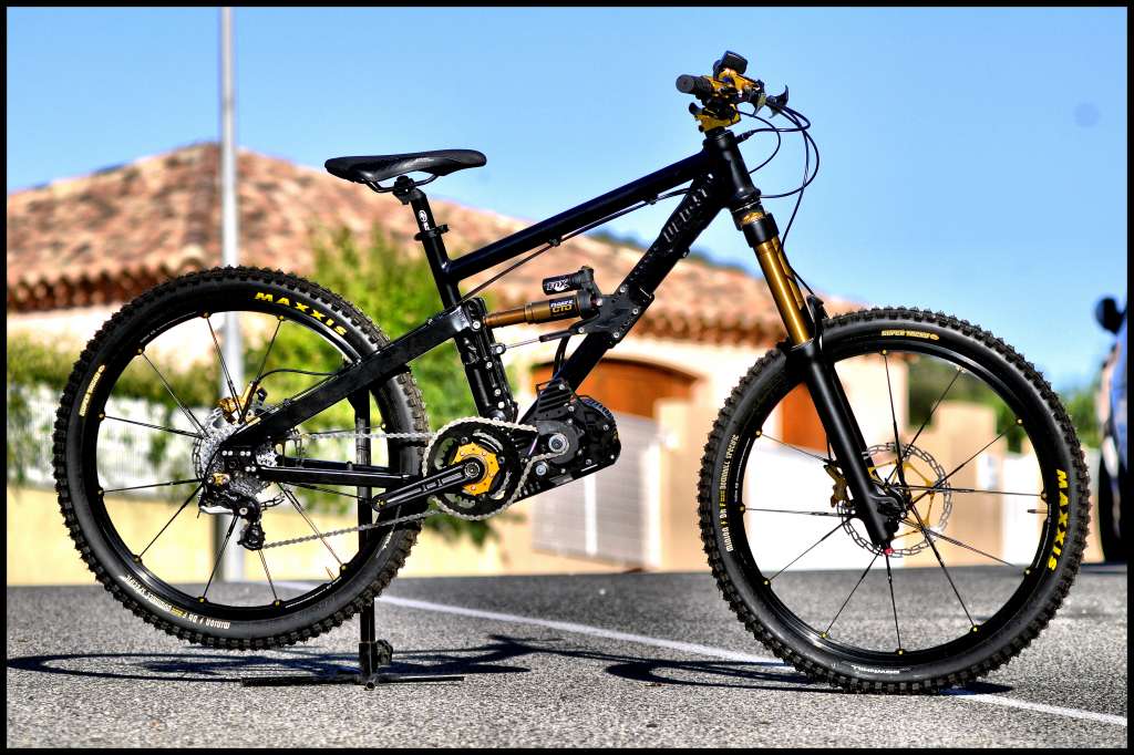 VTT Nicolai équipé d'un moteur pédalier électrique LIFT-MTB