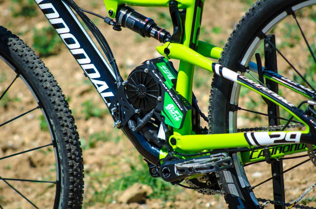 Moteur LIFT-MTB installé sur un cannondale