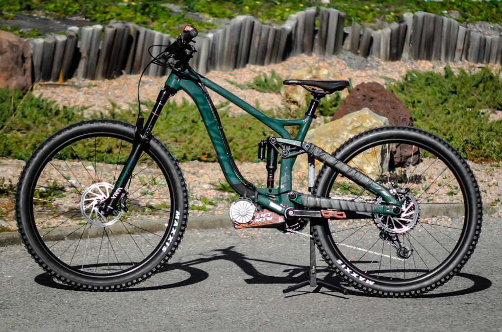 VTT devinci transformé en électrique avec moteur BAFANG