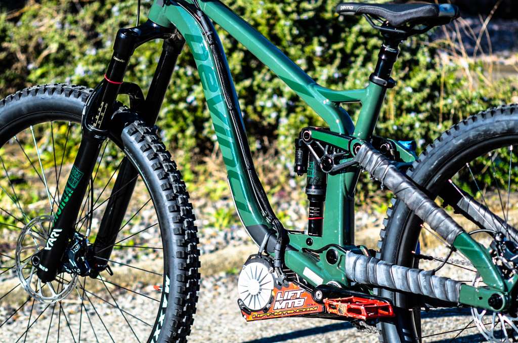 VTT devinci transformé en électrique avec moteur CYC