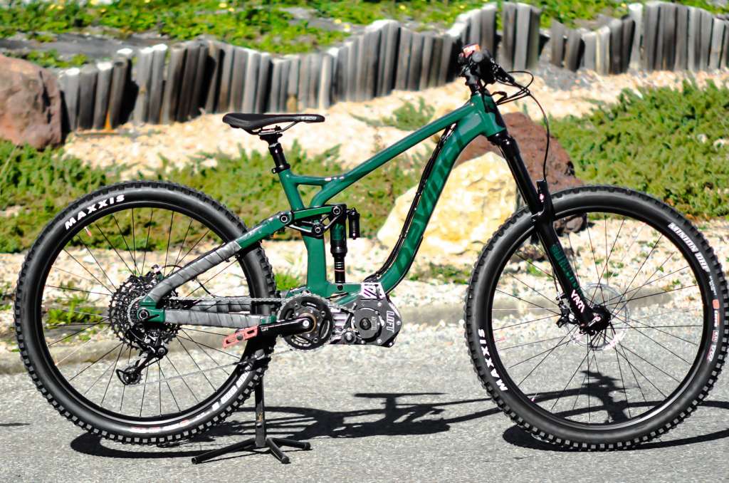 Moteur pédalier pour VTT Devinci