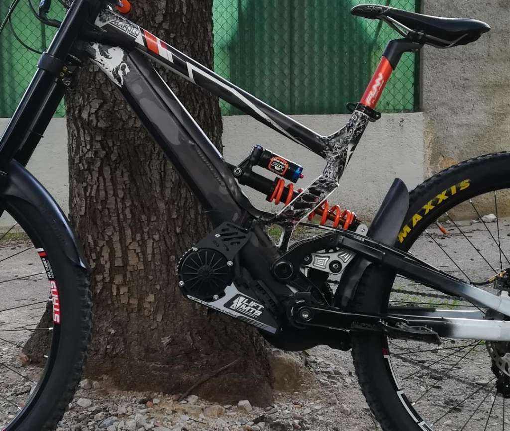 MOREWOOD équipé d'un kit moteur pédalier électrique pour vélo