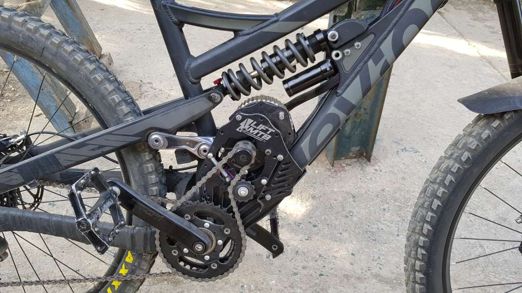 Kit moteur pédalier adaptable pour VTT Devinci