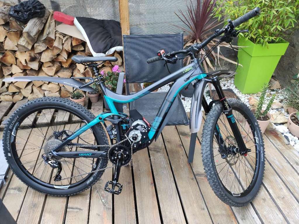 VTT GIANT enduro en électrique