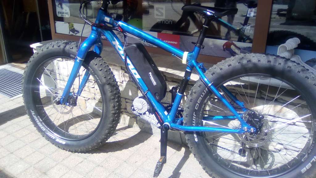 FAT BIKE électrique avec moteur pédalier