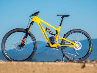 nuke proof e-bike converti en électrique avec kit lift mtb